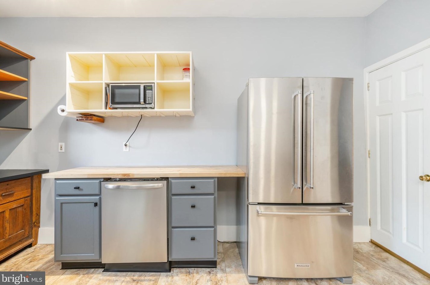 2142 Susquehanna Ave, Philadelphia PA 19121-1325 exterior