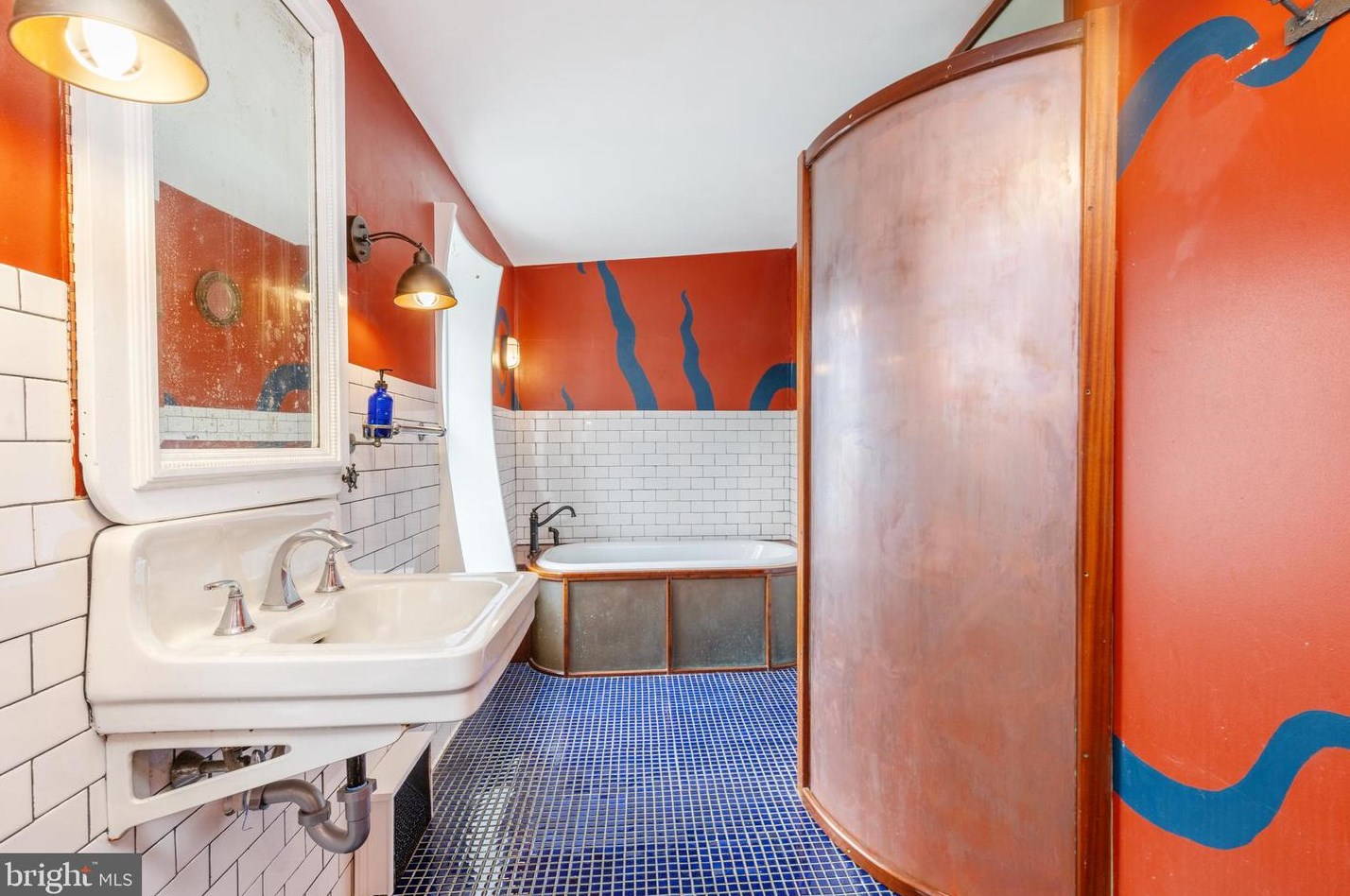 2142 Susquehanna Ave, Philadelphia PA 19121-1325 exterior