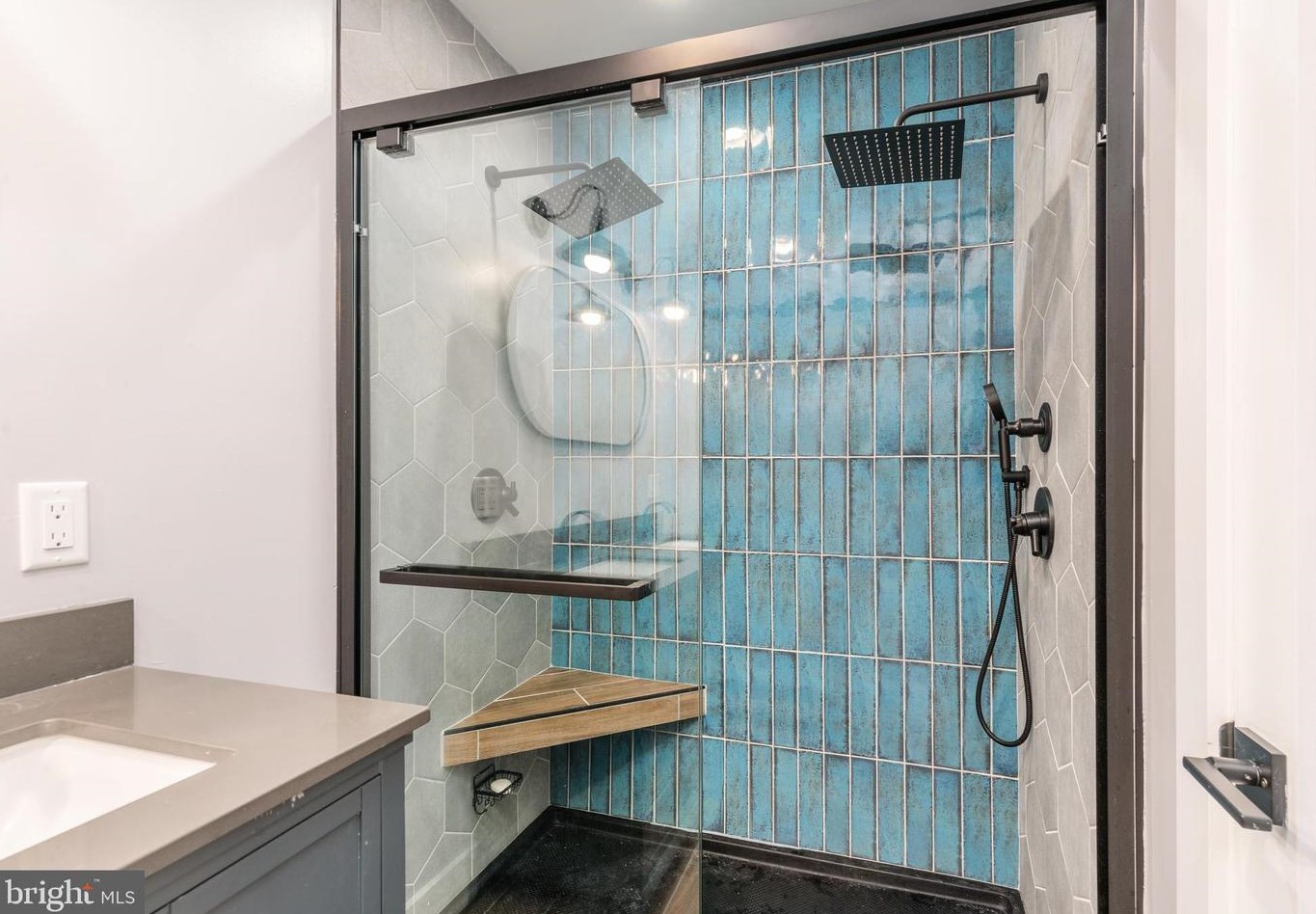 2142 Susquehanna Ave, Philadelphia PA 19121-1325 exterior