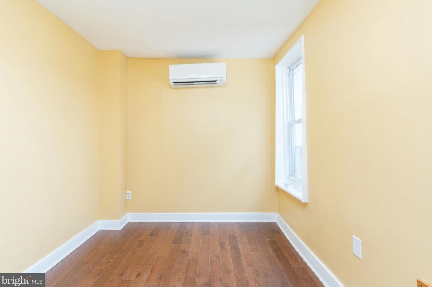 2142 Susquehanna Ave, Philadelphia PA 19121-1325 exterior