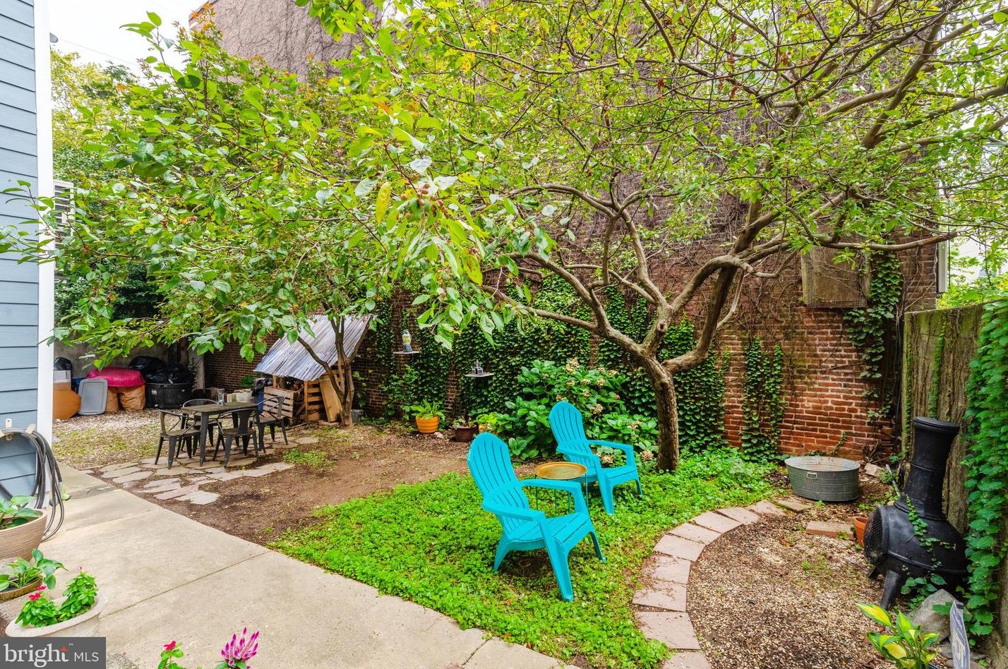 2142 Susquehanna Ave, Philadelphia PA 19121-1325 exterior