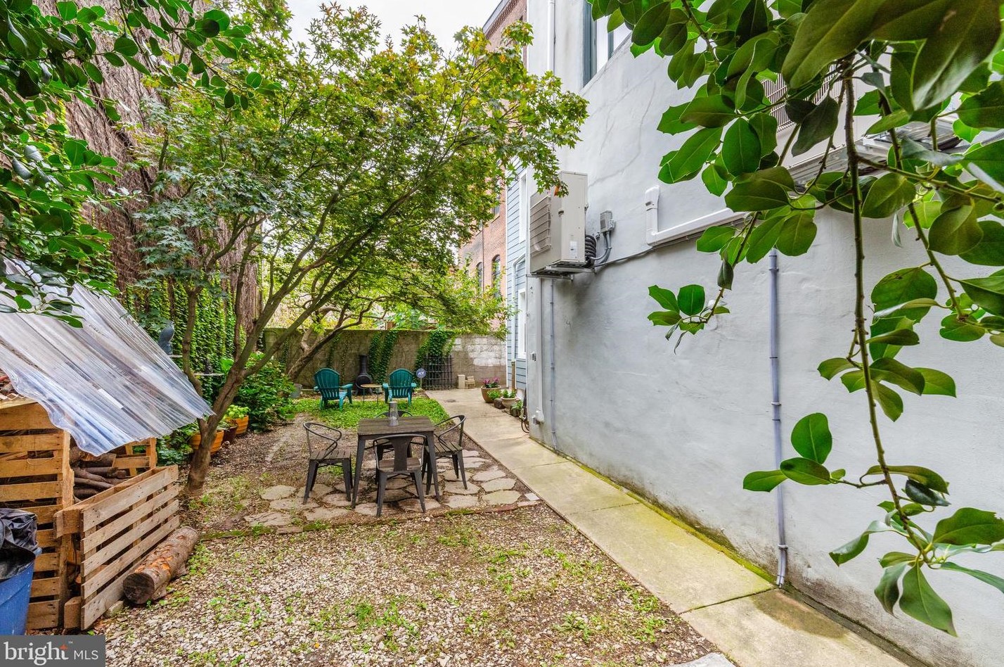 2142 Susquehanna Ave, Philadelphia PA 19121-1325 exterior