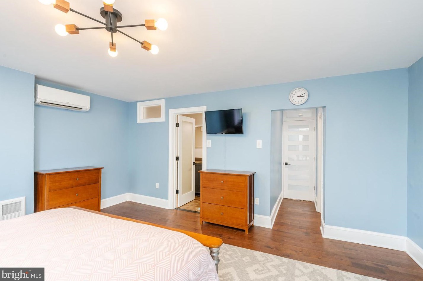 2142 Susquehanna Ave, Philadelphia PA 19121-1325 exterior