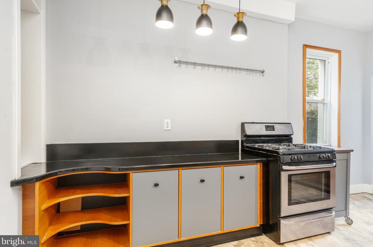 2142 Susquehanna Ave, Philadelphia PA 19121-1325 exterior