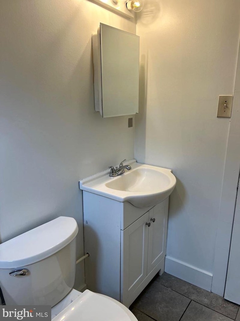 331 Felton St, Philadelphia PA 19151-3806 exterior