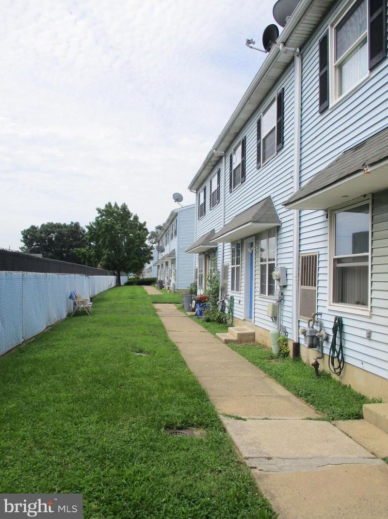 10103 Northeast Ave, Philadelphia PA  19116-3772 exterior