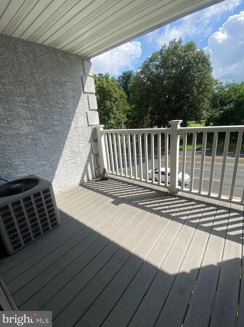 5954 Henry Ave #2, Philadelphia, PA 19128