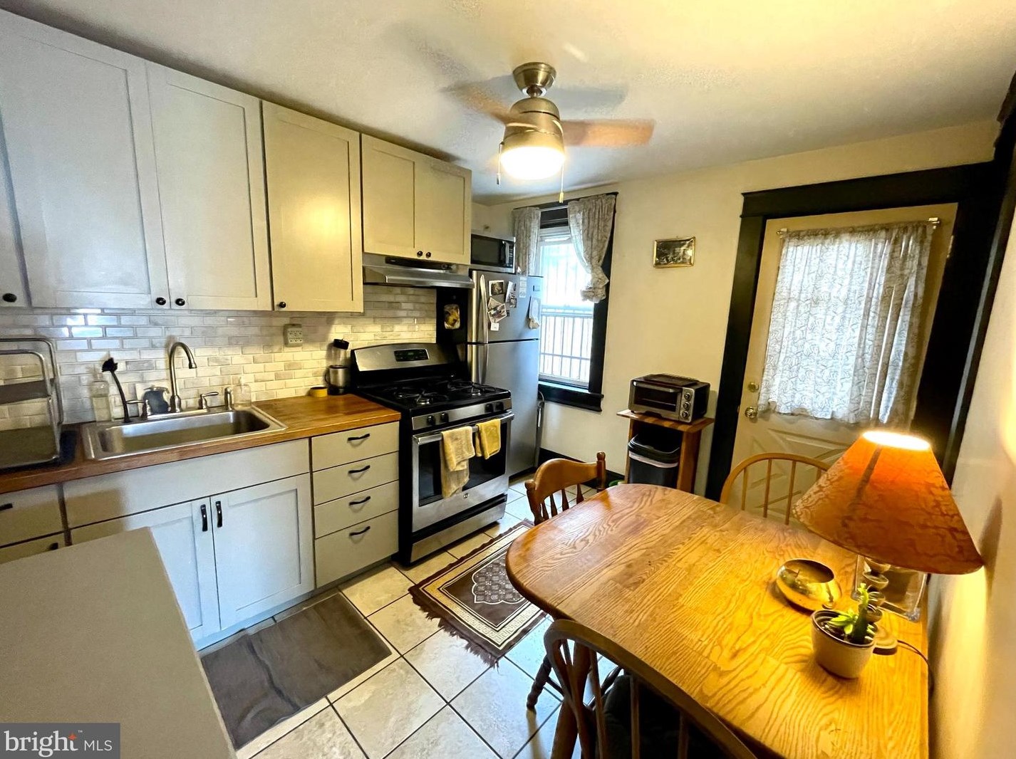 1133 Susquehanna Ave, Philadelphia PA  19125-3439 exterior