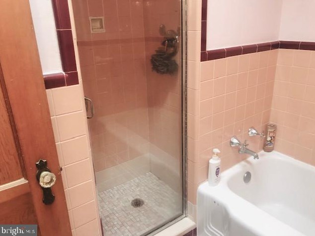 2715 Unruh Ave, Philadelphia PA  19149-2418 exterior