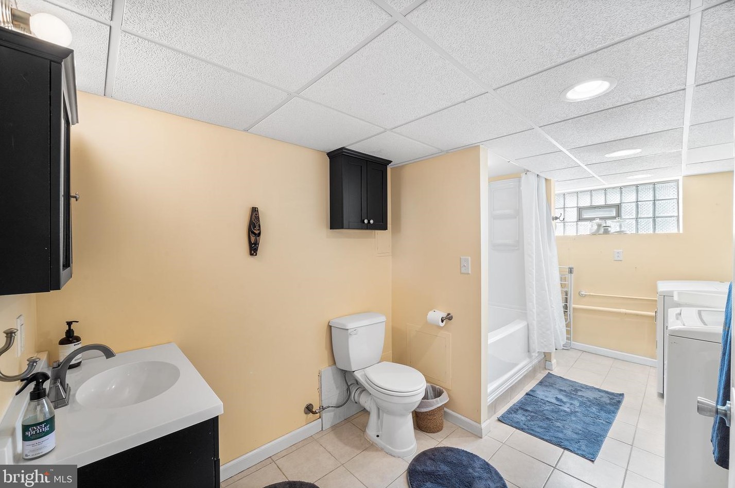 654 Wendover St, Philadelphia PA 19128-1719 exterior