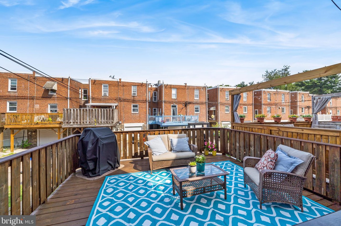 654 Wendover St, Philadelphia PA 19128-1719 exterior