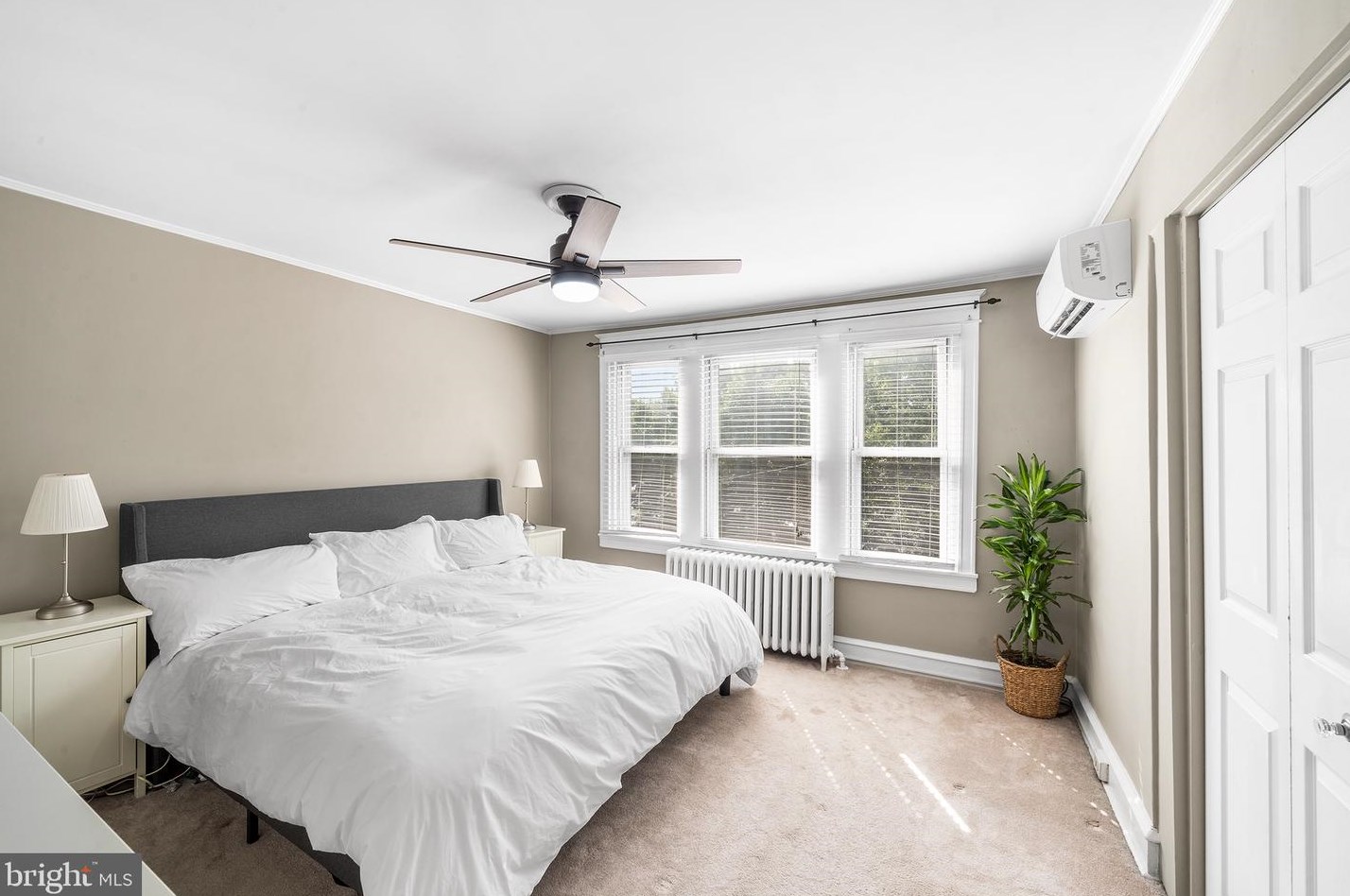 654 Wendover St, Philadelphia PA 19128-1719 exterior