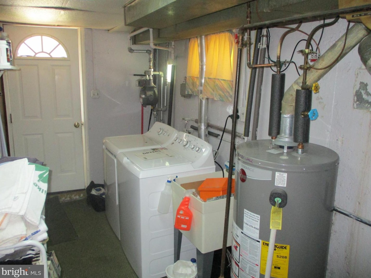 8730 Hargrave St, Philadelphia PA 19152-2134 exterior