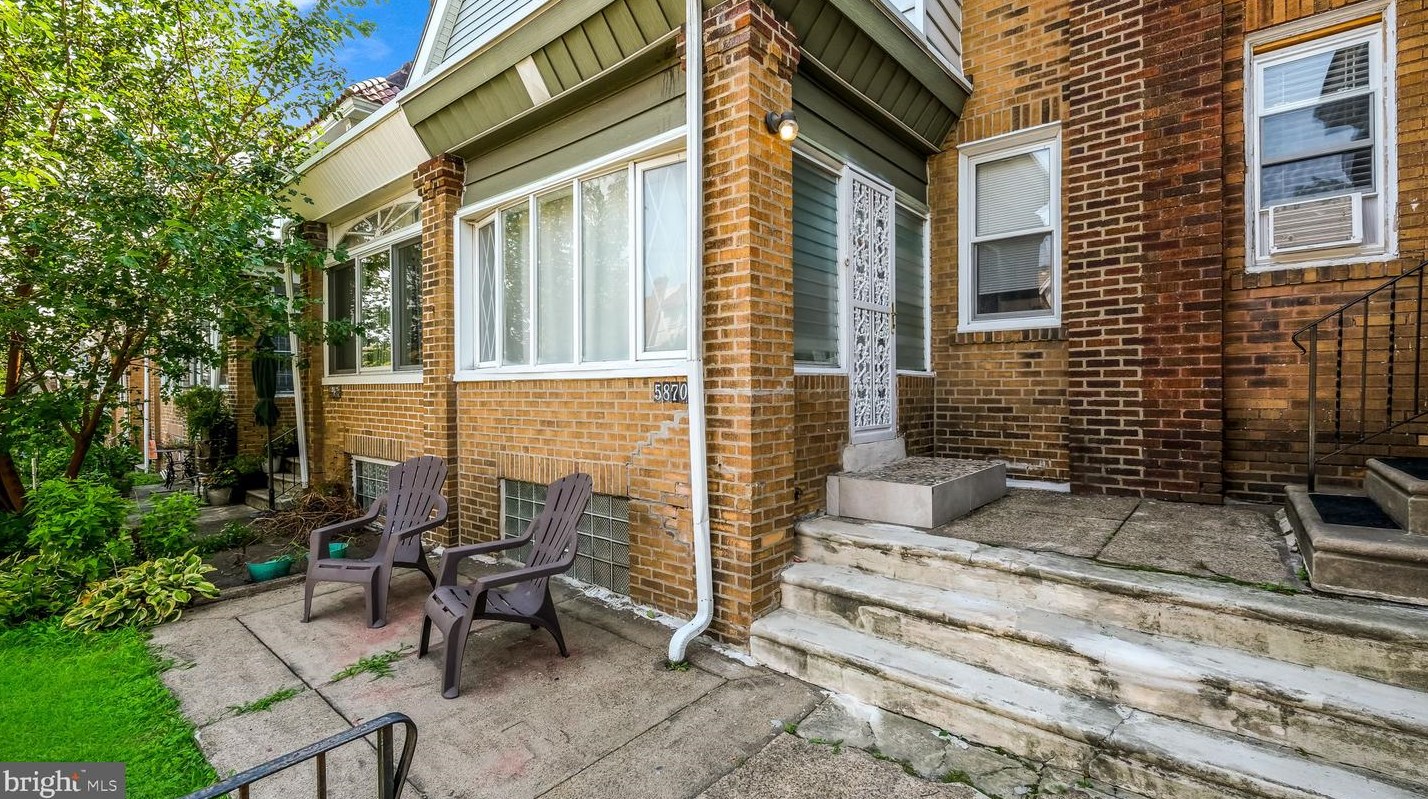 5870 Malvern Ave, Philadelphia PA  19131-3028 exterior