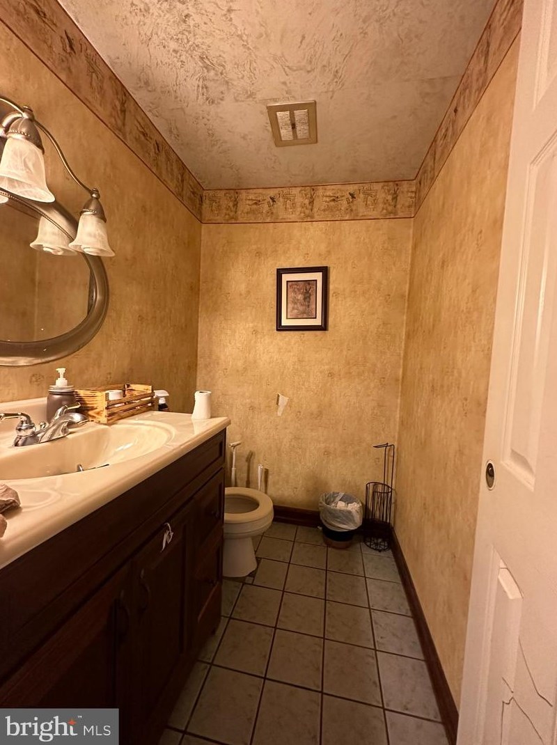 8805 Hargrave St, Philadelphia PA exterior