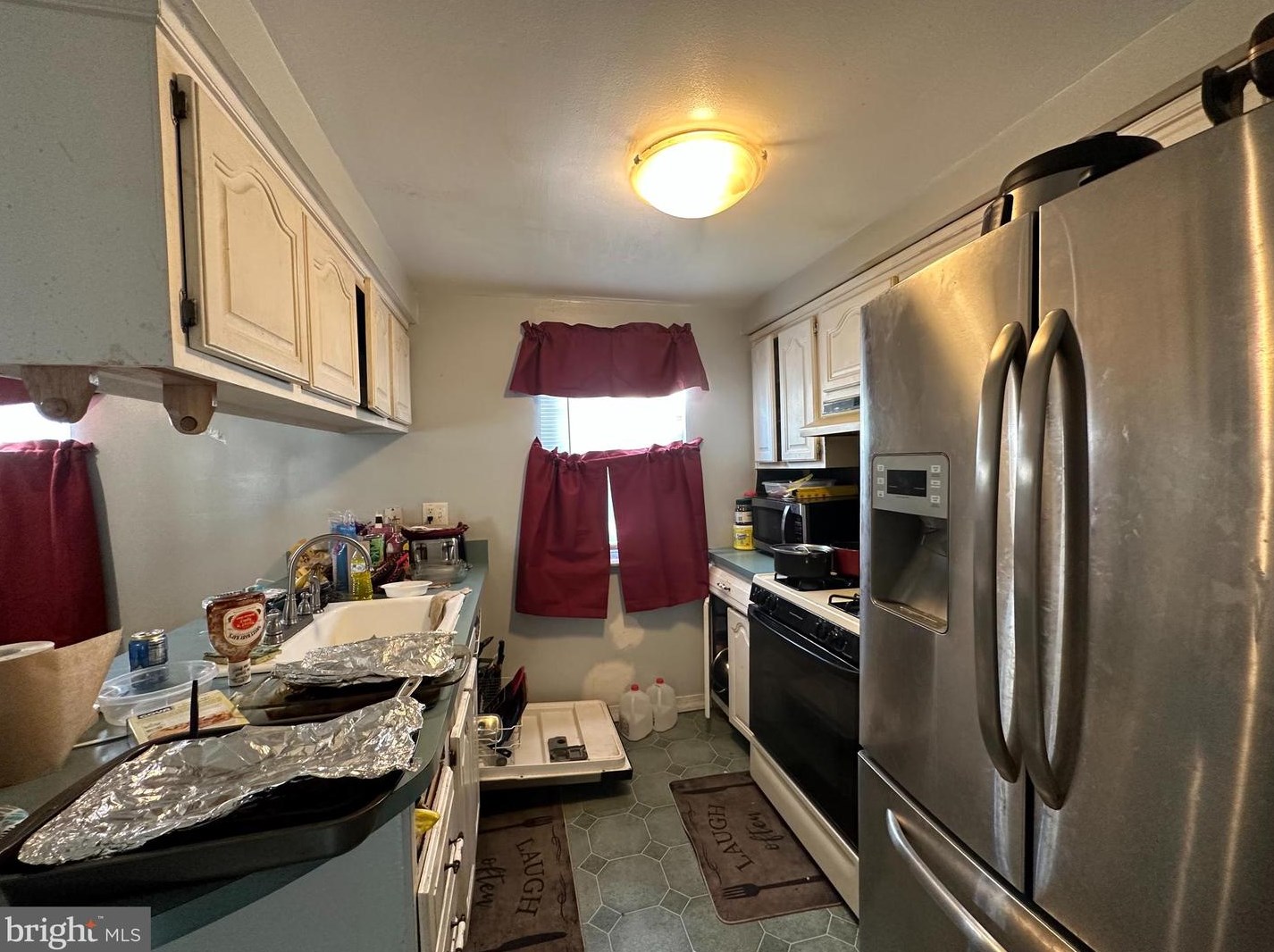 8805 Hargrave St, Philadelphia PA exterior