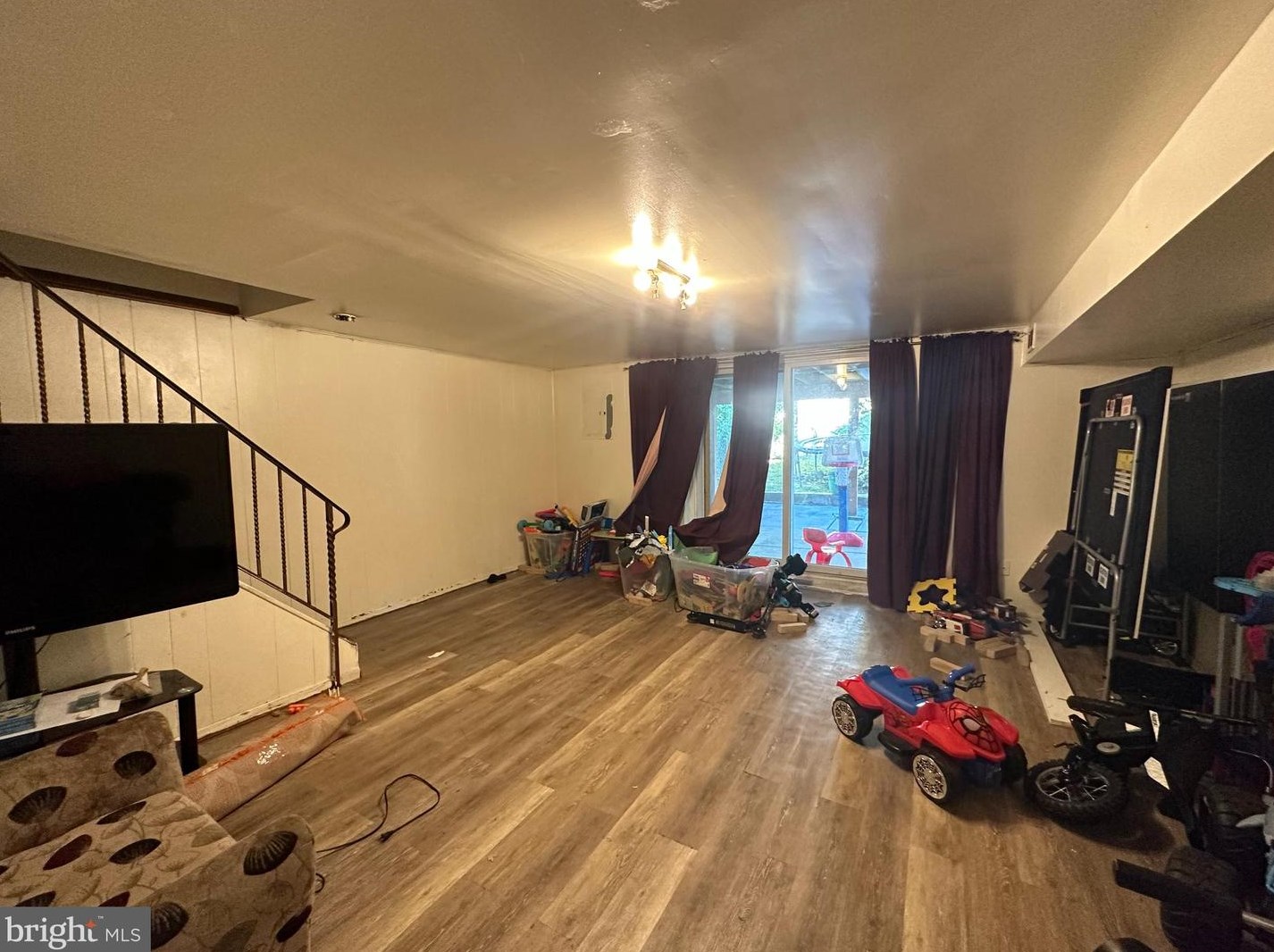 8805 Hargrave St, Philadelphia PA exterior