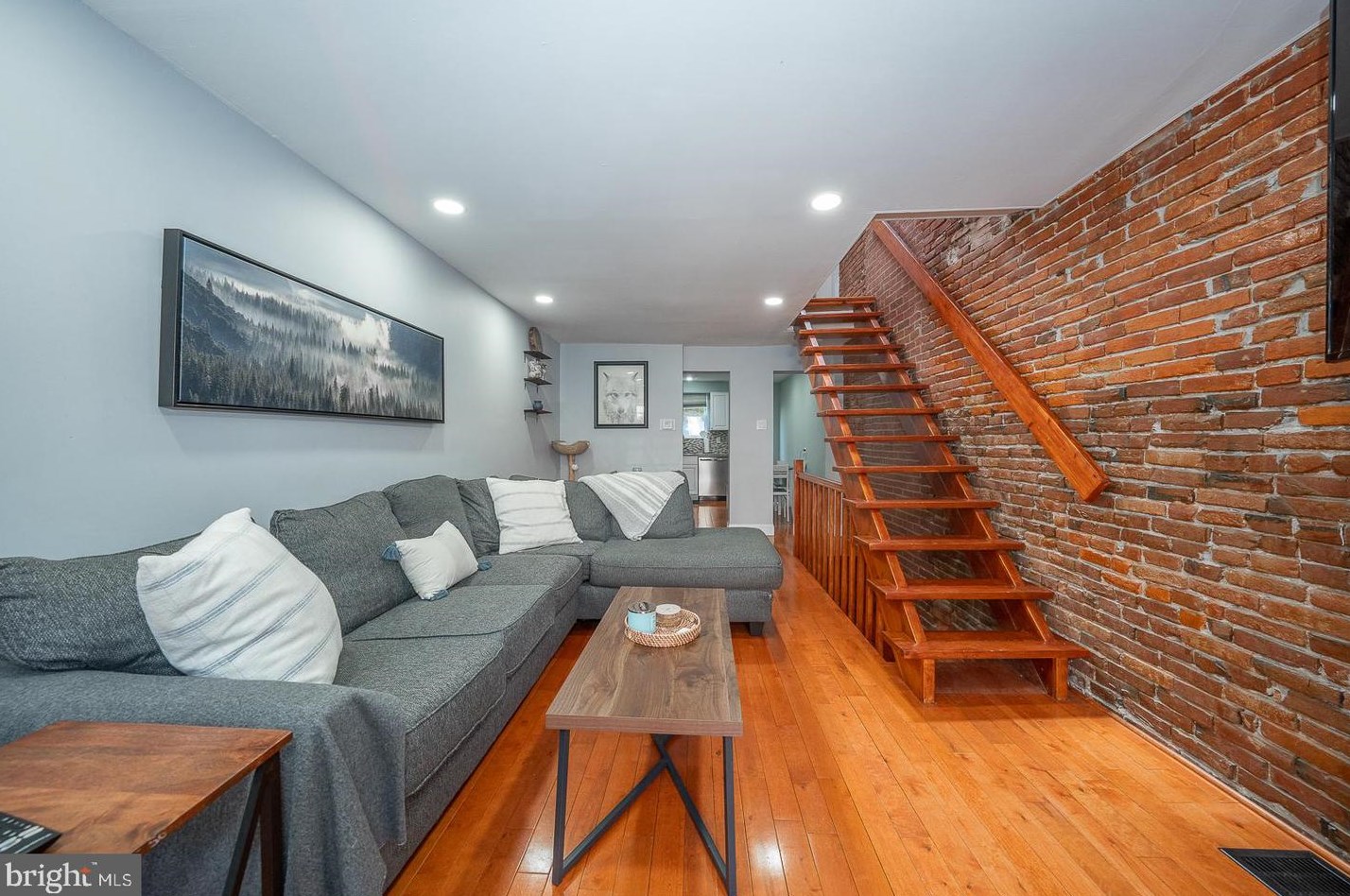 236 Wilder St, Philadelphia PA  19147-6022 exterior