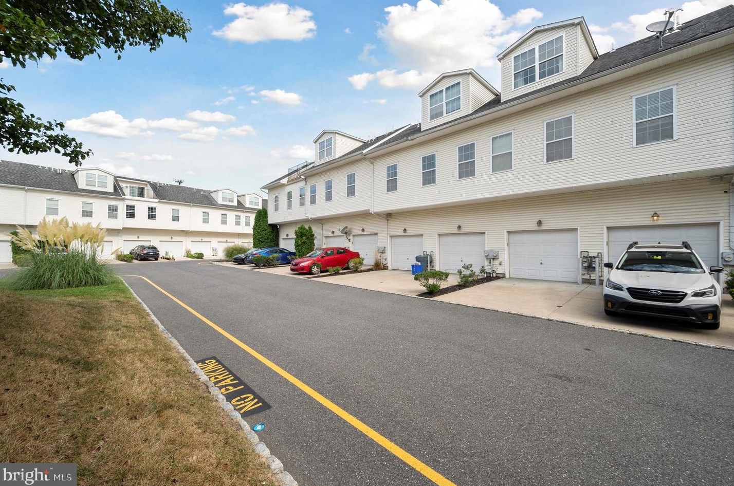 4434 Driftwood Dr, Philadelphia PA exterior