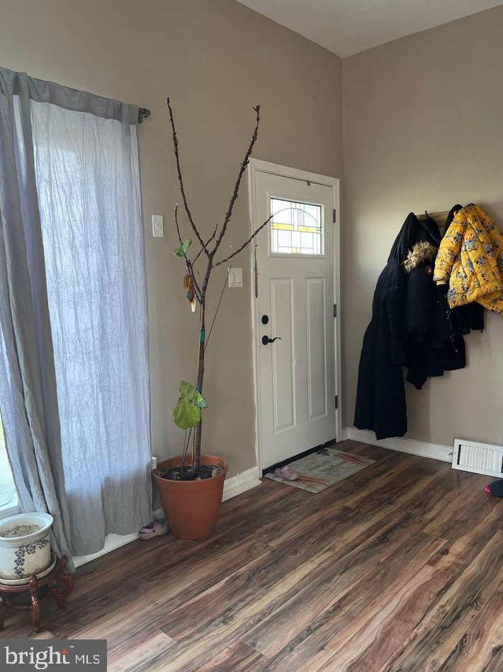 8358 Langdon St, Philadelphia PA  19152-1702 exterior