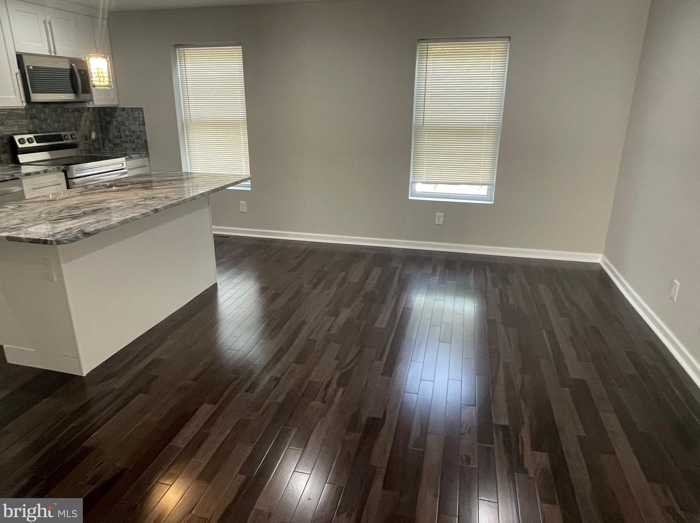 7825 Chelwynde Ave, Philadelphia PA 19153-1702 exterior