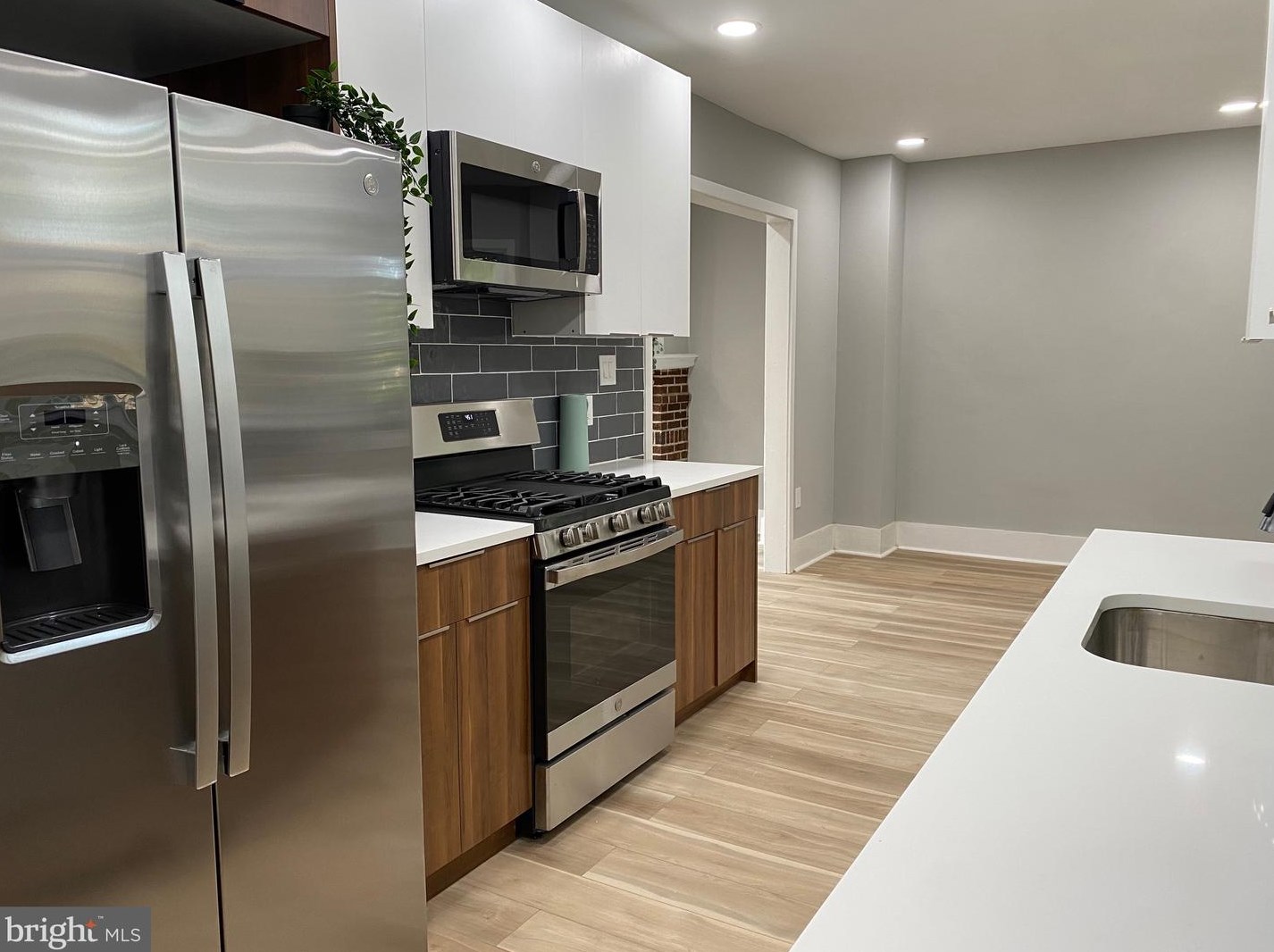 816 Stafford St, Philadelphia PA  19138-1724 exterior