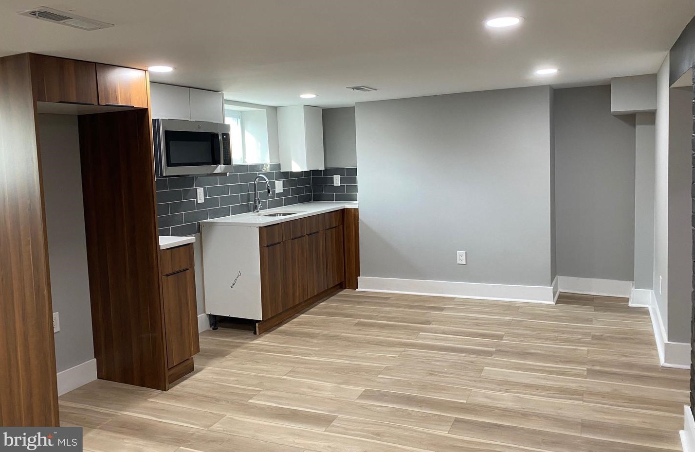 816 Stafford St, Philadelphia PA  19138-1724 exterior