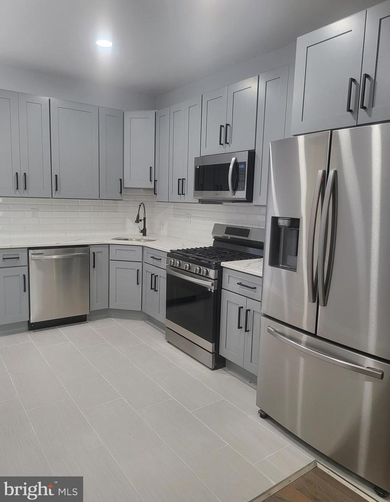 6164 Kingsessing Ave, Philadelphia PA  19142-2426 exterior