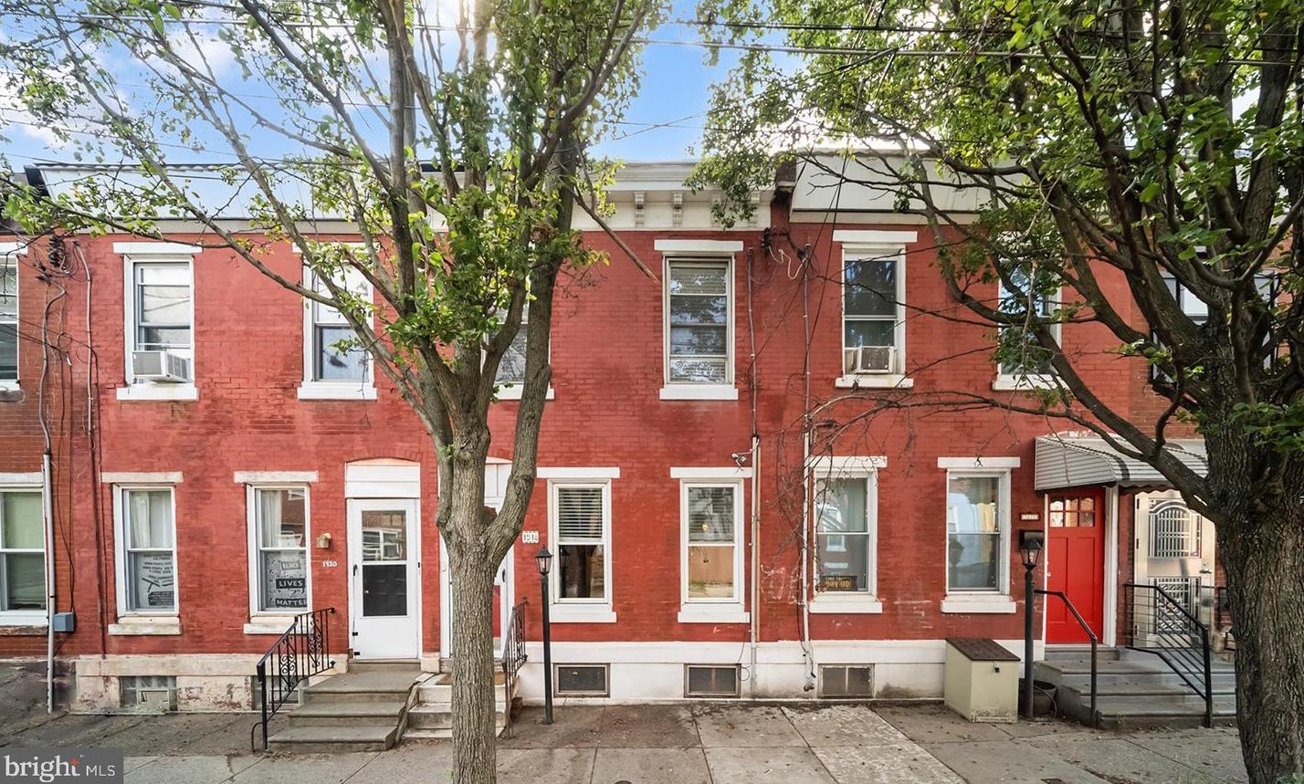 1918 Albert St, Philadelphia PA  19125-1104 exterior