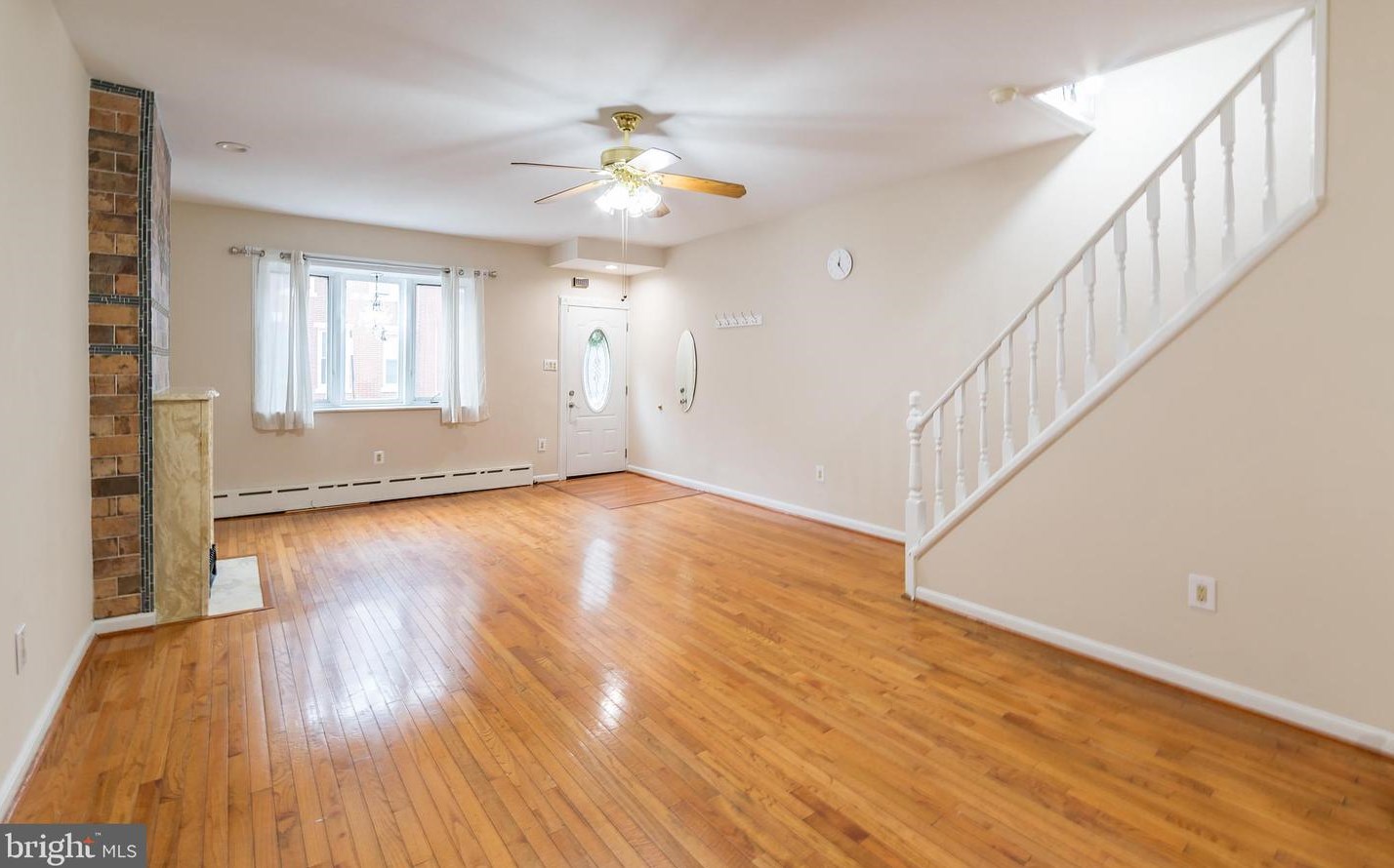 1027 Tasker St, Philadelphia PA  19148-1125 exterior