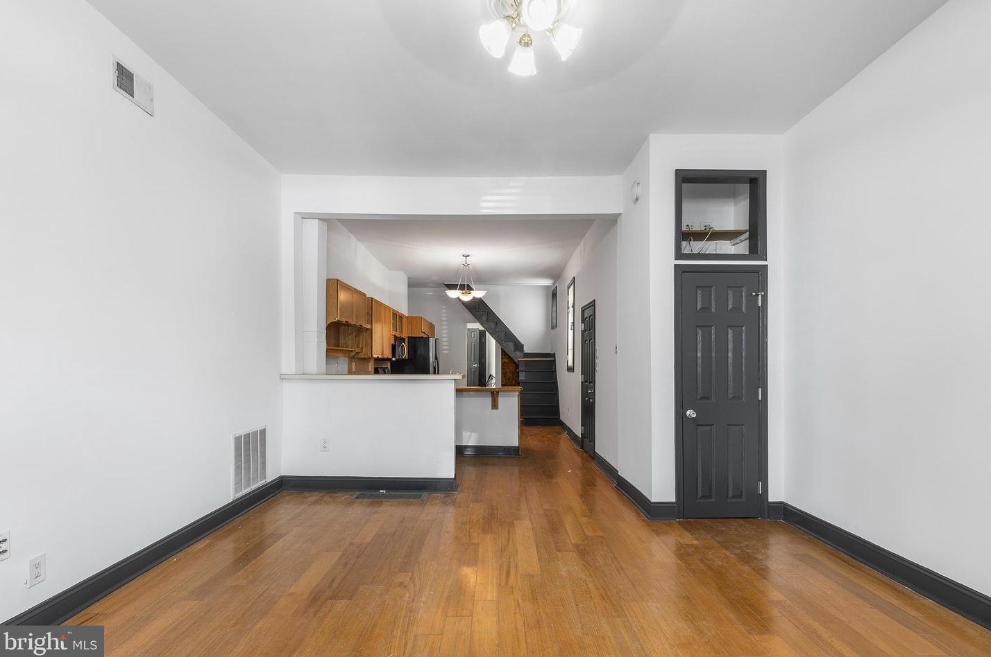 943 Passyunk Ave, Philadelphia PA  19147-2943 exterior