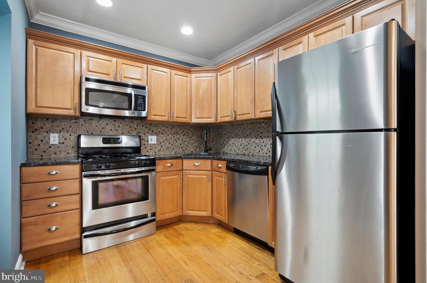 844 Bambrey St, Philadelphia PA 19146-4405 exterior