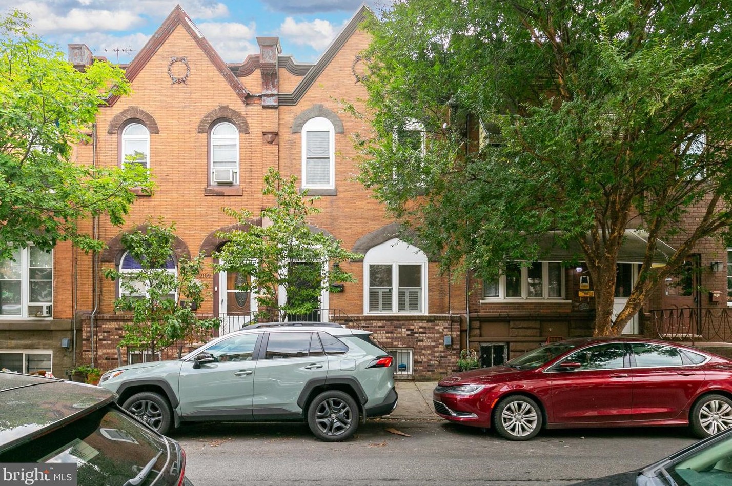 2111 S 16th St, Philadelphia, PA 19121