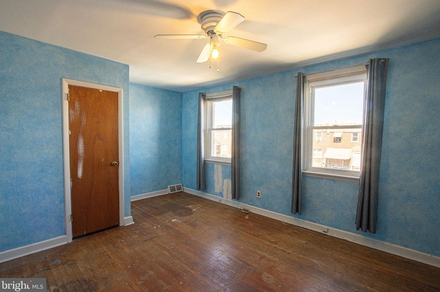 1026 Van Kirk St, Philadelphia PA 19135-4117 exterior