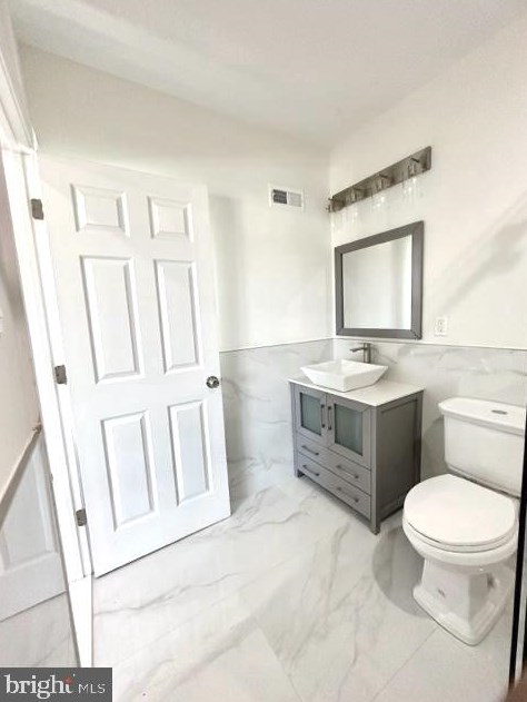 6472 Anderson St, Philadelphia PA  19119-3940 exterior