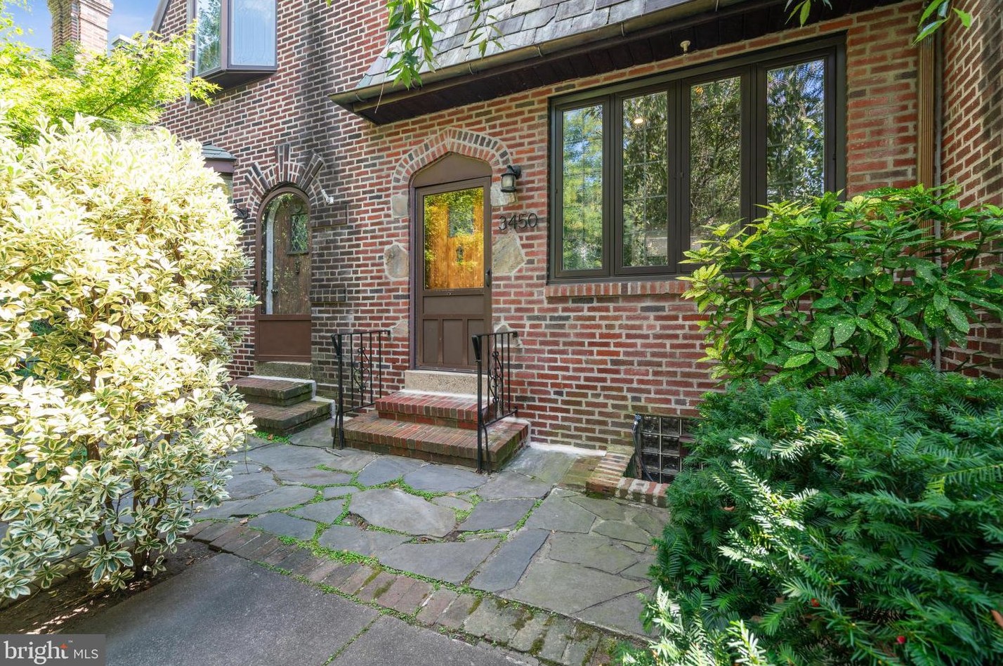 3450 Midvale Ave, Philadelphia PA  19129-1406 exterior