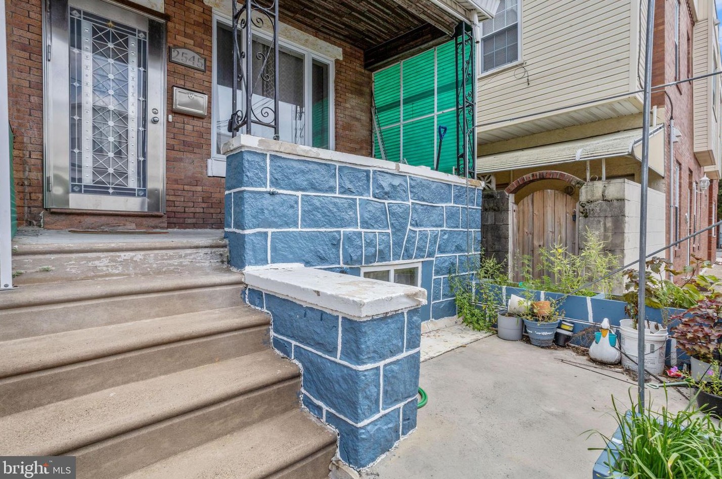 2545 Percy St, Philadelphia PA  19148-4524 exterior