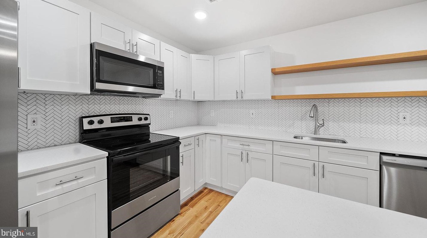 512 S 4th St #1st Fl, Philadelphia, PA 19147