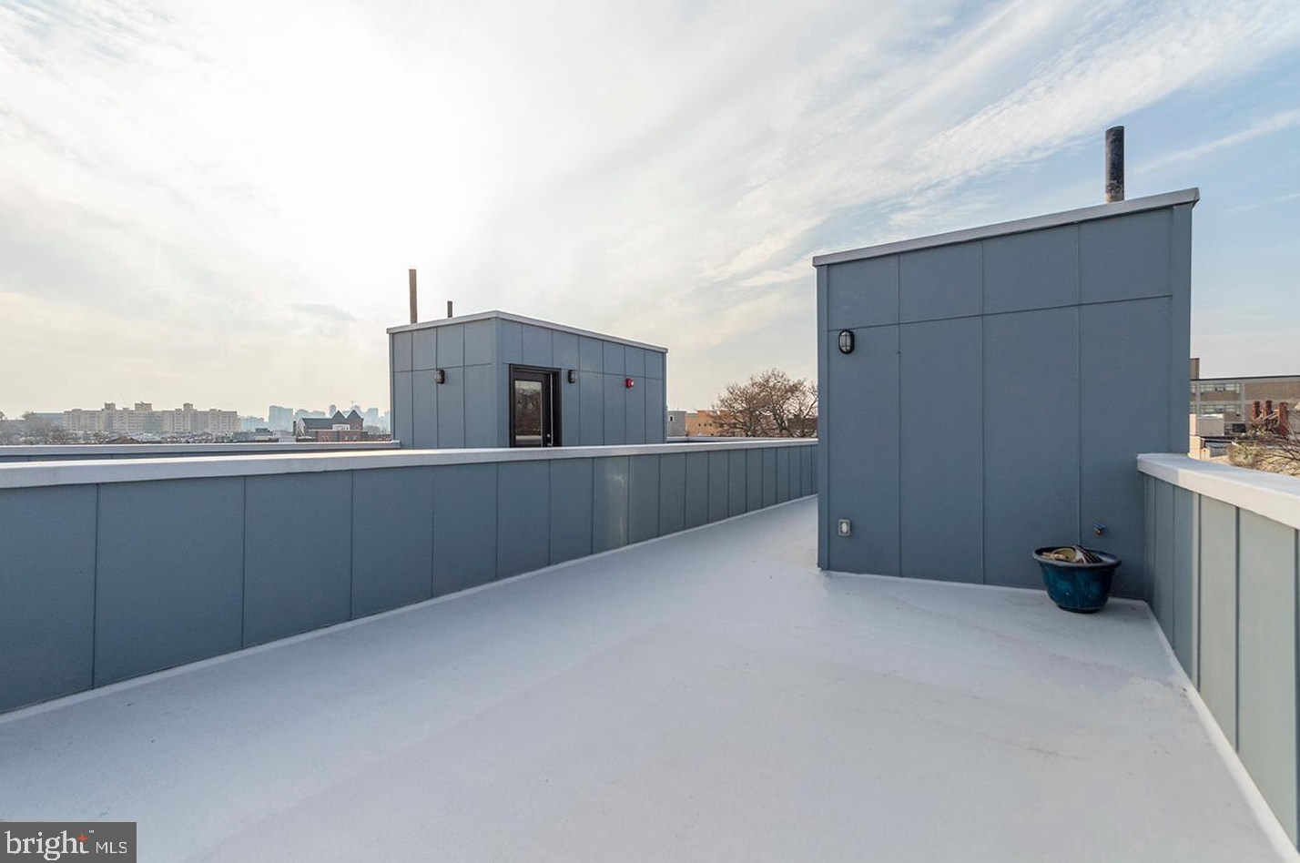 1250 25th St, Philadelphia PA 19121-4823 exterior