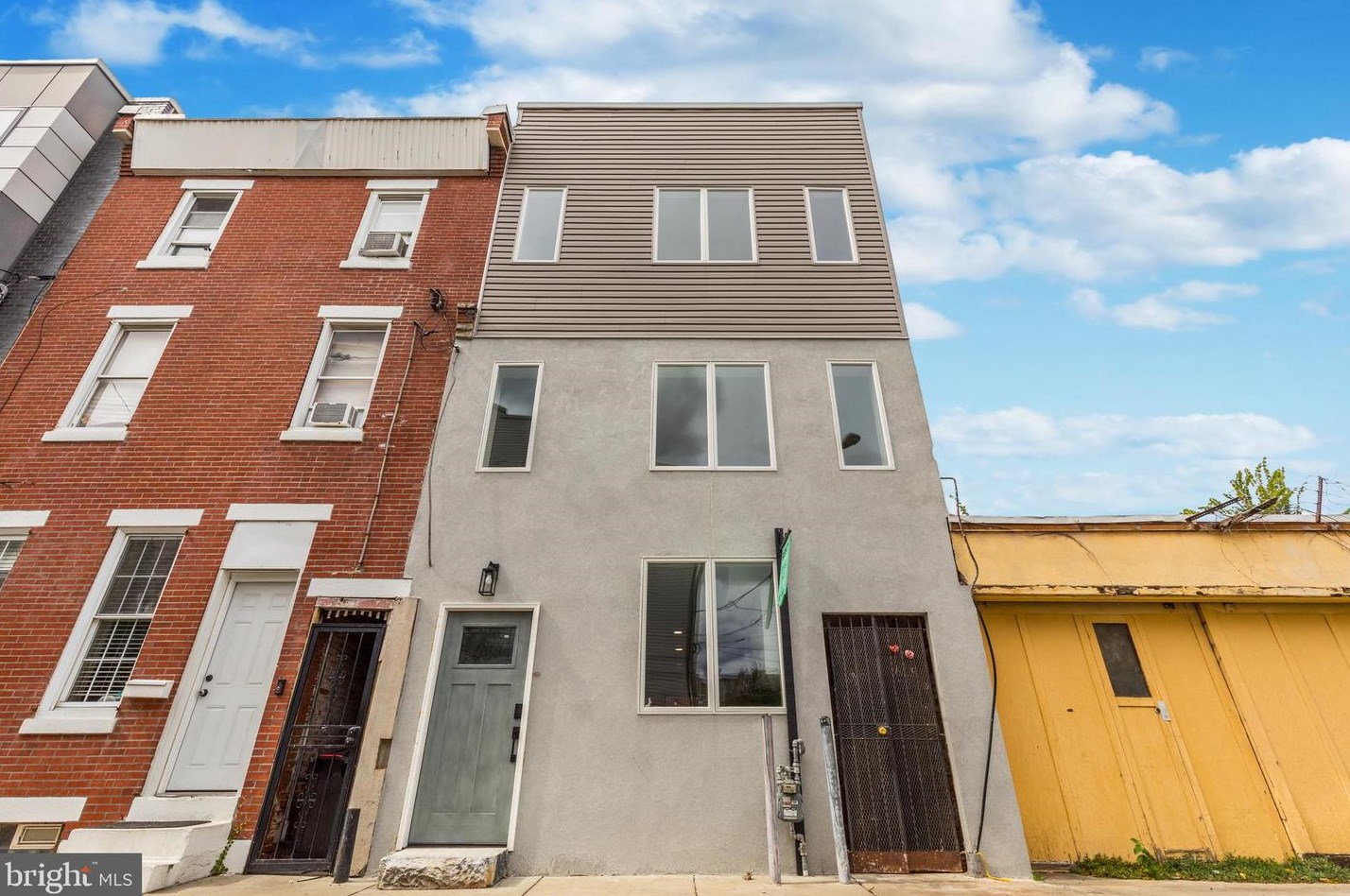 2313 Frankford Ave, Philadelphia PA  19125-2009 exterior