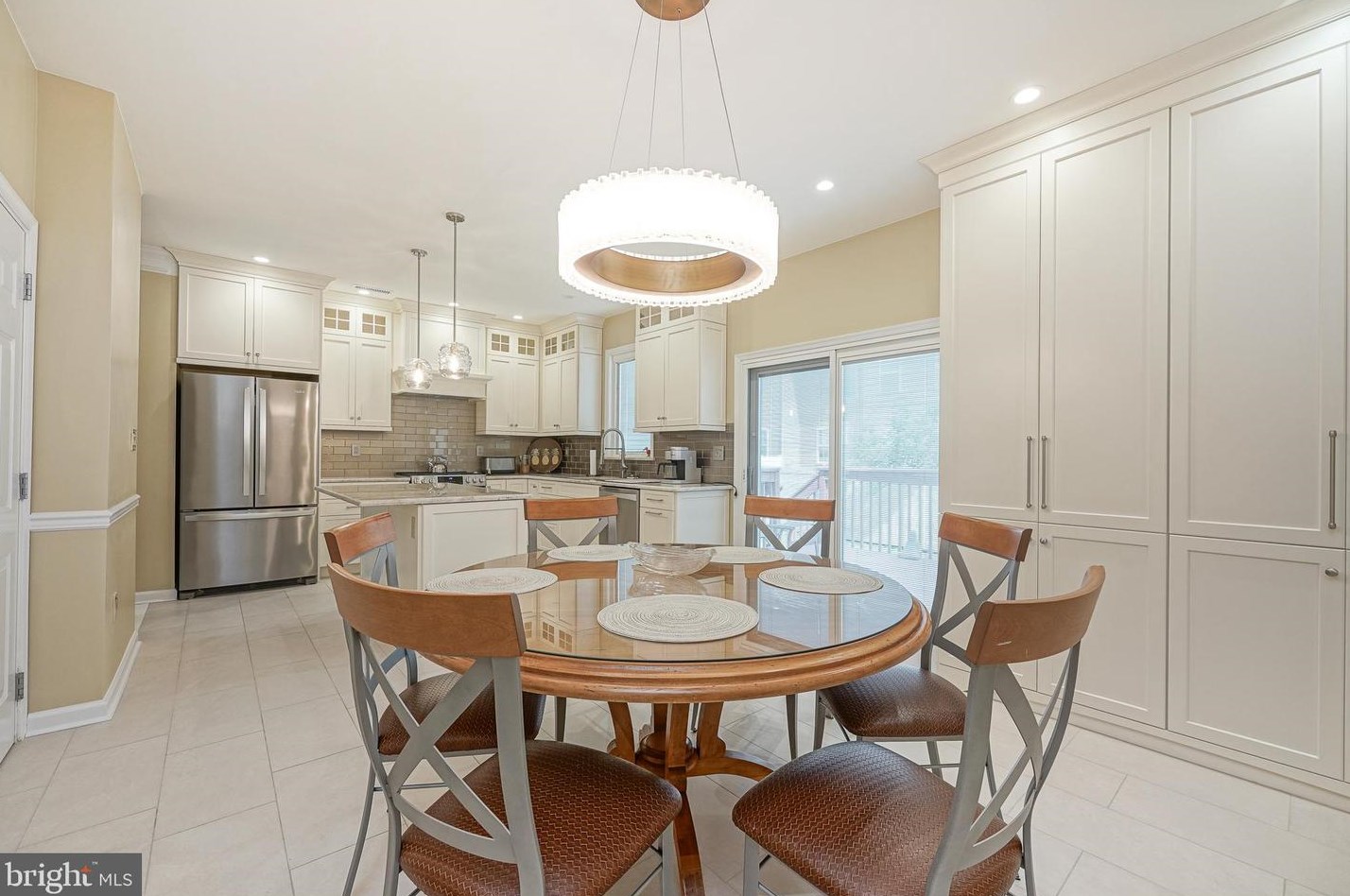 3513 Tuscany Dr, Philadelphia PA 19145-5742 exterior