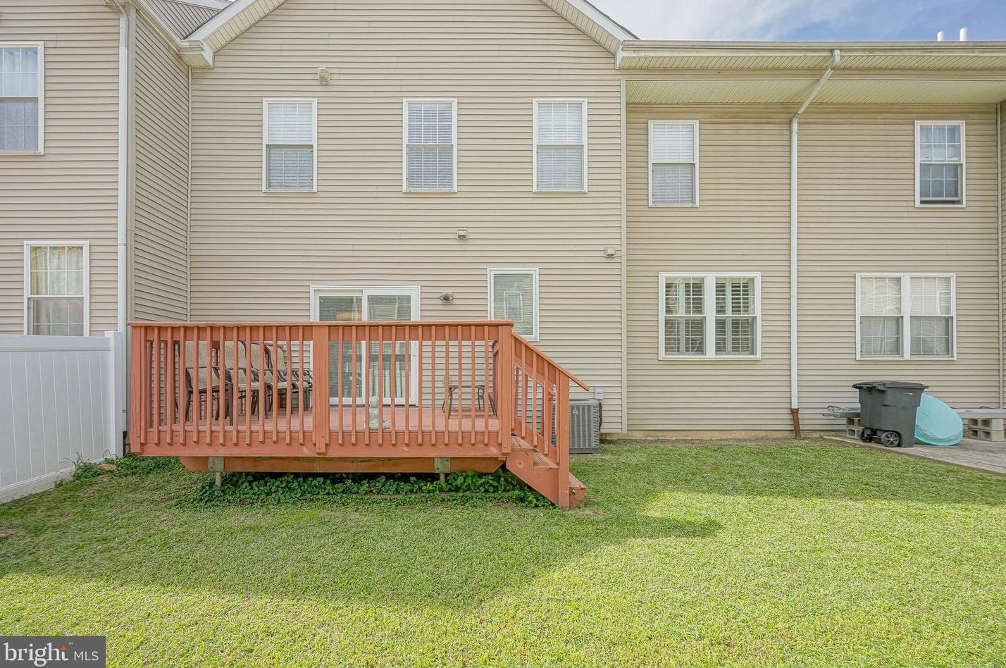 3513 Tuscany Dr, Philadelphia PA 19145-5742 exterior