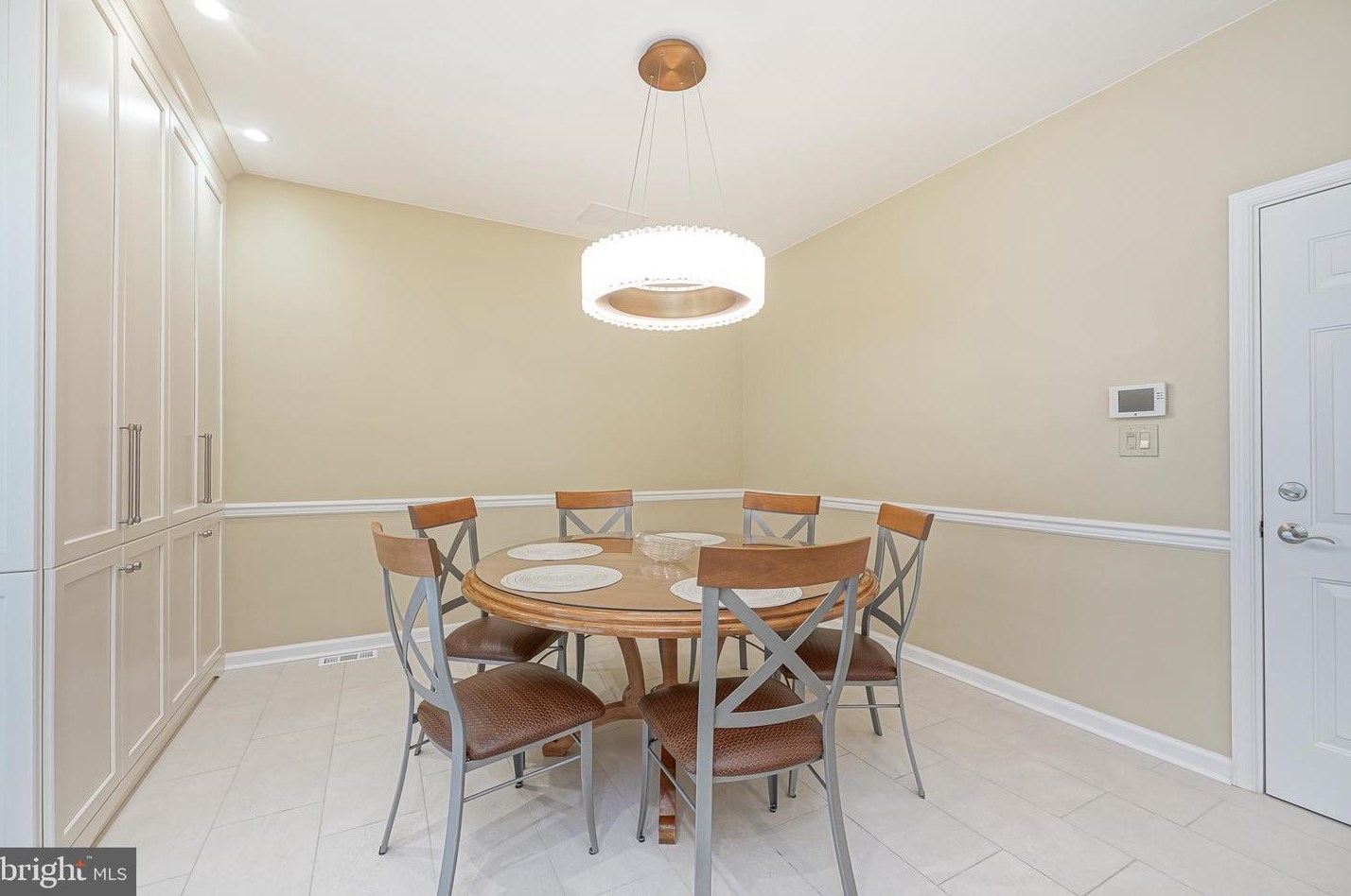 3513 Tuscany Dr, Philadelphia PA 19145-5742 exterior