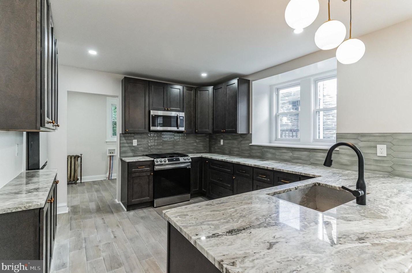 49 Westview St, Philadelphia PA  19119-2629 exterior