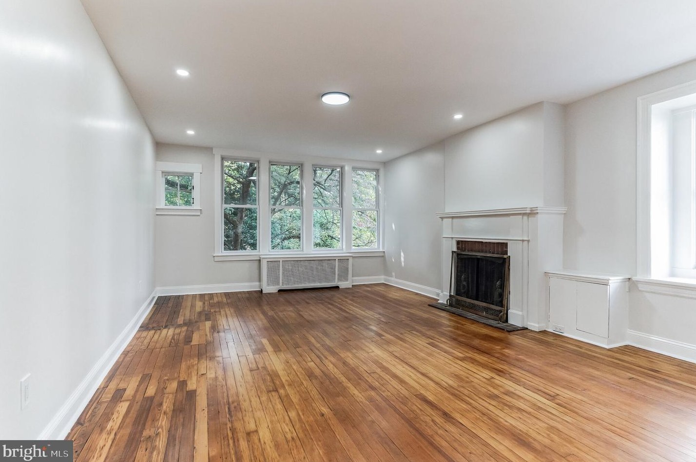 49 Westview St, Philadelphia PA  19119-2629 exterior