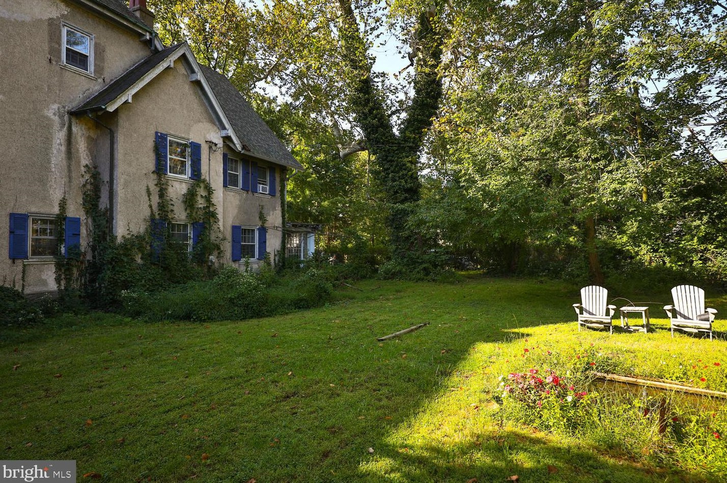 3815 Stokley St, Philadelphia PA  19129-1140 exterior