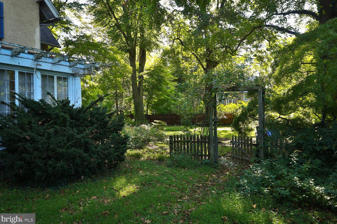 3815 Stokley St, Philadelphia PA  19129-1140 exterior