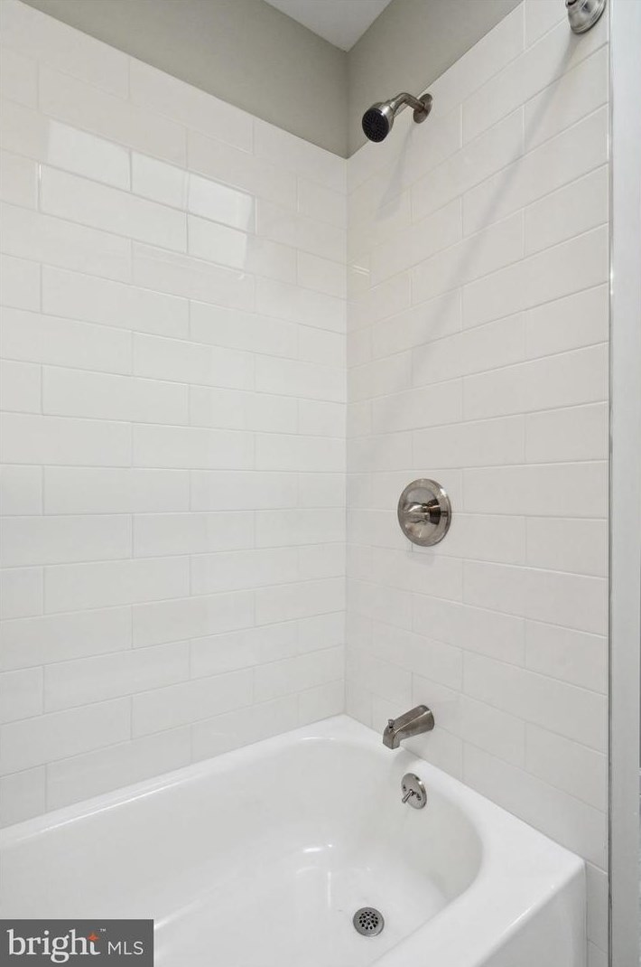 917 Sanger St, Philadelphia PA 19124-1106 exterior