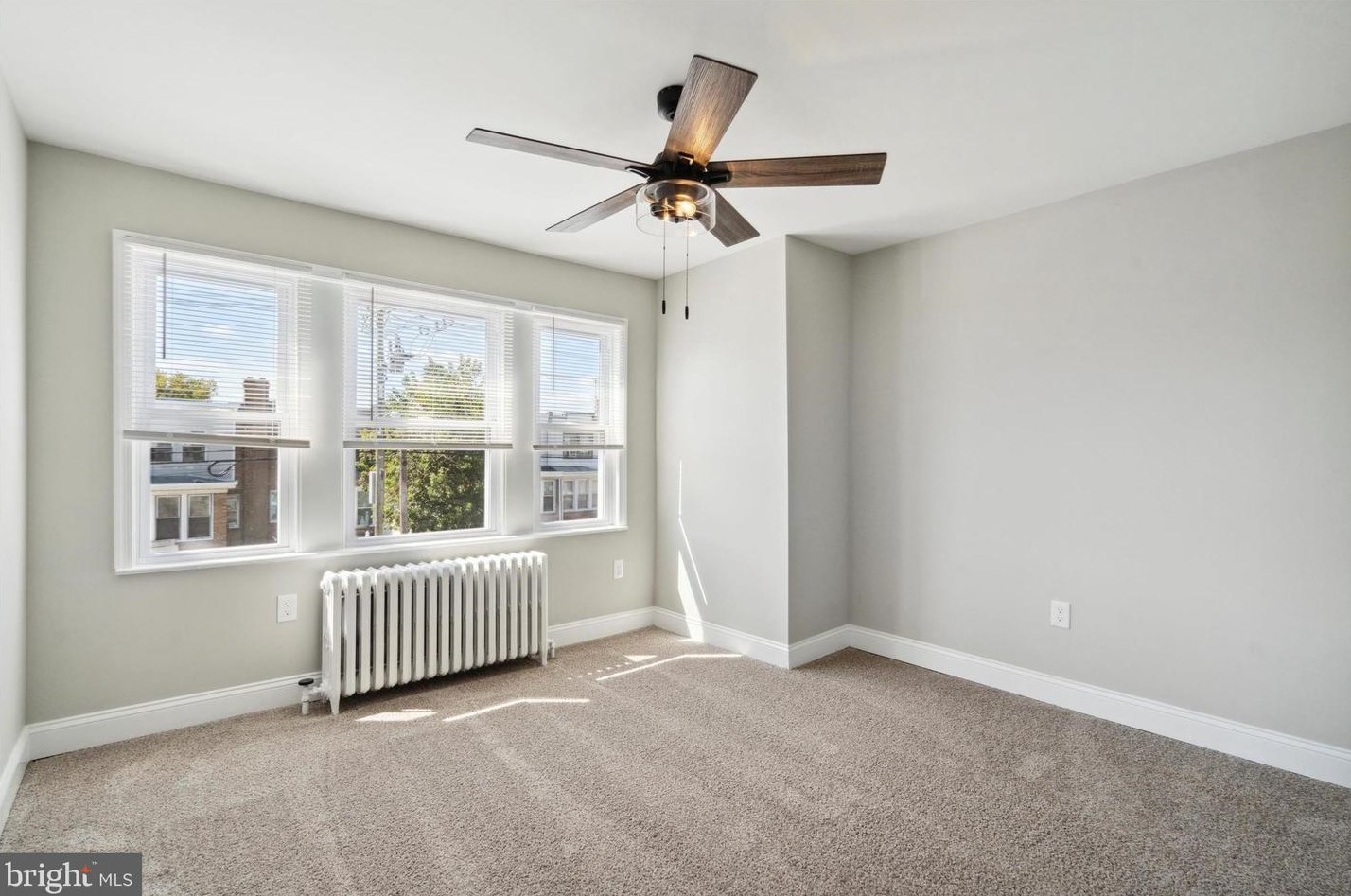 917 Sanger St, Philadelphia PA 19124-1106 exterior