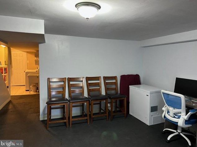 8026 Chelwynde Ave, Philadelphia PA 19153-1108 exterior